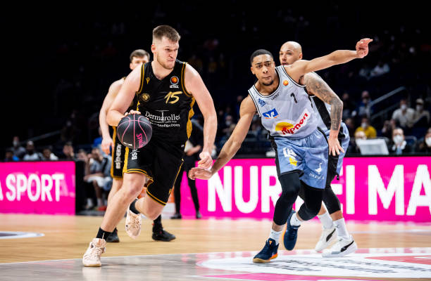 面临更大挑 面临更大挑